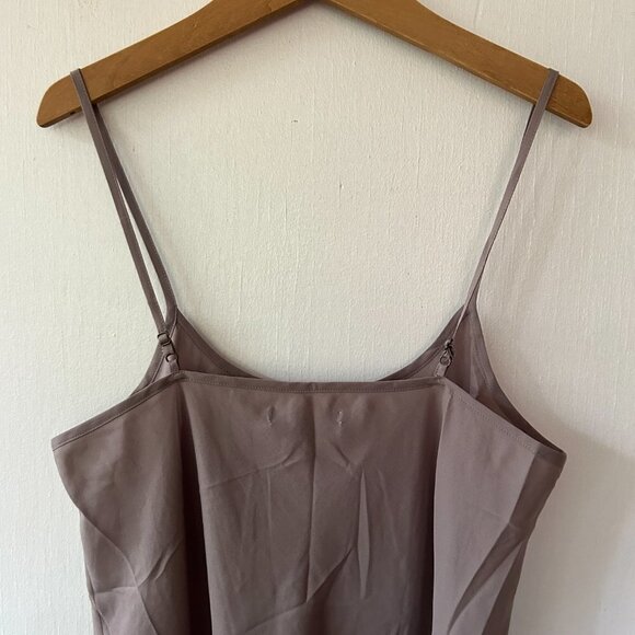 Broadway & Broome Slip Womens Size 0 Beige Minimalist Silk Blend Spaghetti Strap - Picture 5 of 6